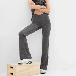 GapFit Brushed Tech Jersey Flare Pant-Gray